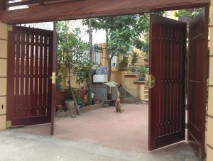 mẫu cửa gỗ cho biệt thự